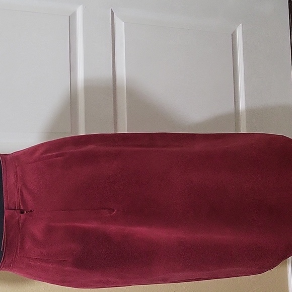 Elegant‎ Burgundy Midi Skirt Pre-owned Suede - Picture 2 of 4